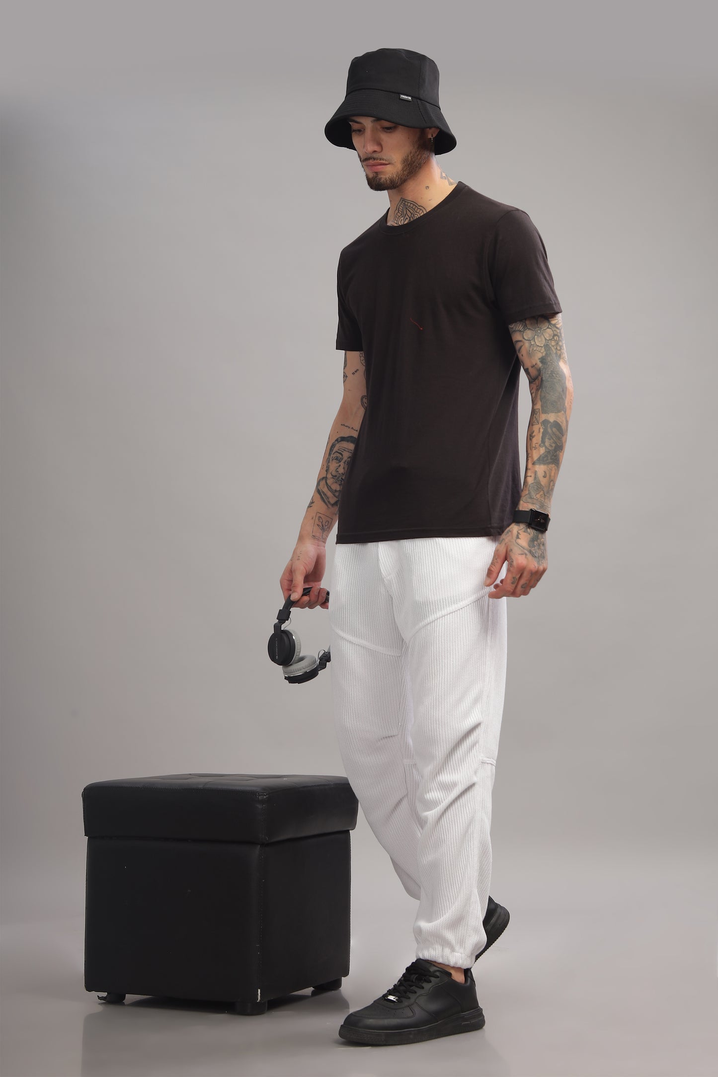 Knitted Cargo-white