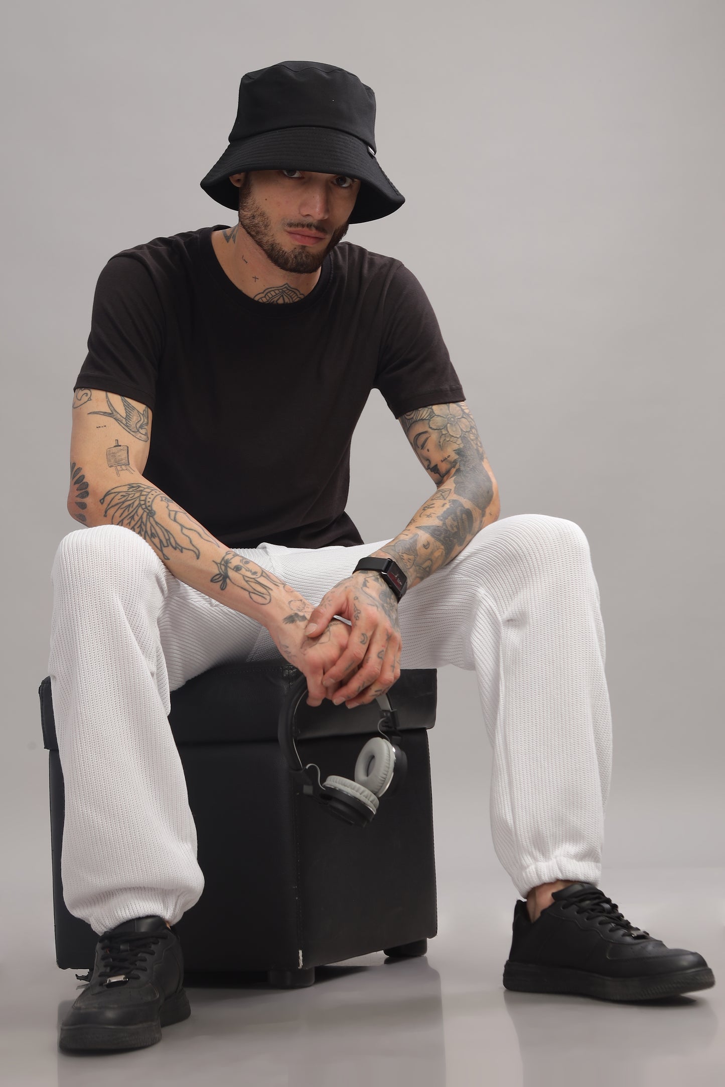 Knitted Cargo-white